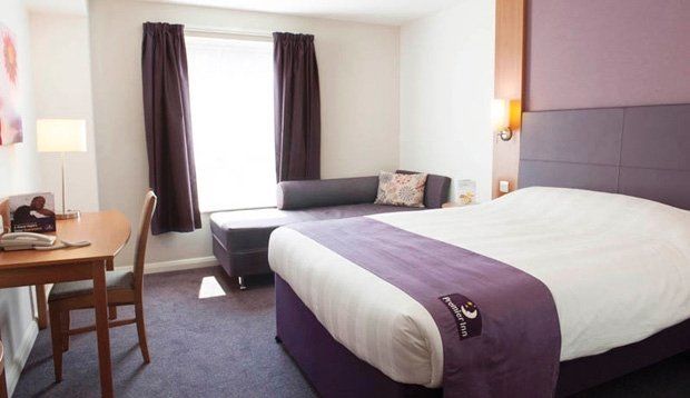 Premier Inn Dundee West Экстерьер фото